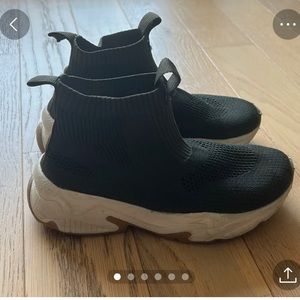 Dark green sock sneakers. ZARA kids size 33